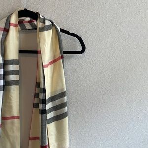 Plaid scarf with fringe